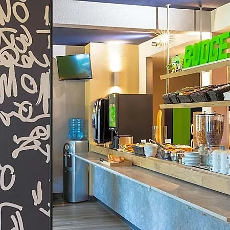 Ibis Budget Sur Hotel 2*