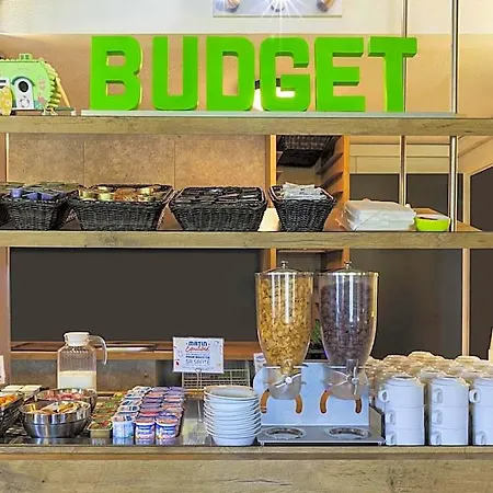 Ibis Budget Sur Hotel 2*